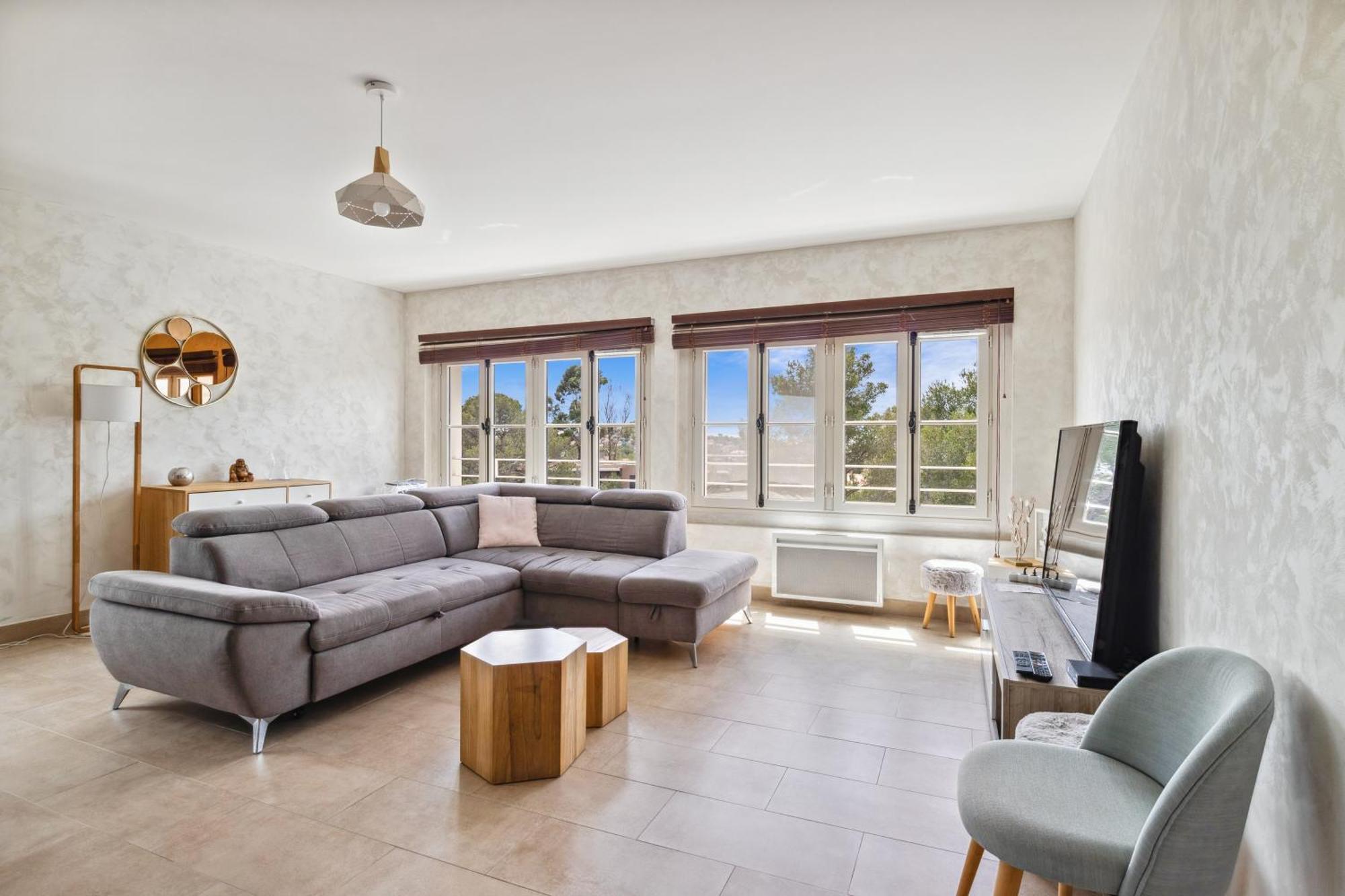 Apartment De Messugues - Appt Standing Vue Saint-Raphael (Var)